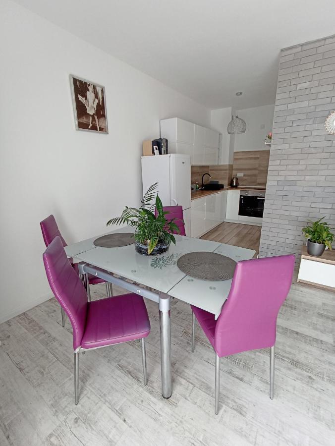 Apartament Na Kruczej Lubiń Eksteriør billede